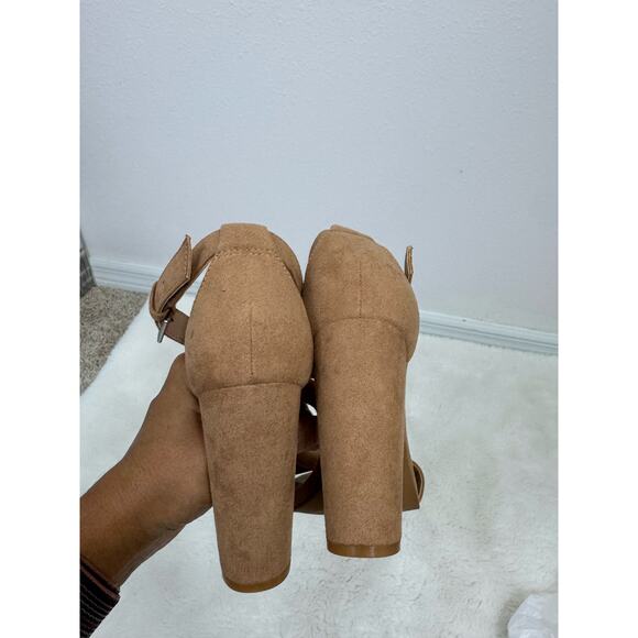 Torrid Faux Suede Block Heel Sandals Tan 8WW NWT - Picture 5 of 6